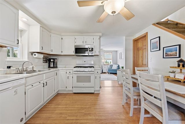 615 Lincoln Pl, Sewickley, PA 15143