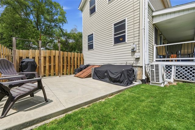 615 Lincoln Pl, Sewickley, PA 15143
