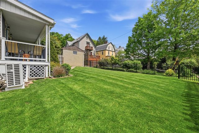615 Lincoln Pl, Sewickley, PA 15143