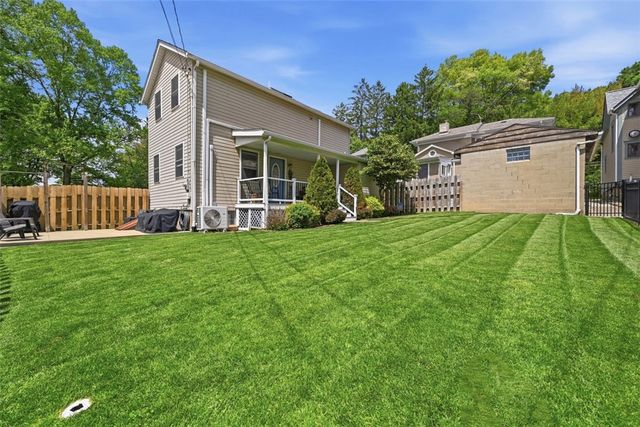 615 Lincoln Pl, Sewickley, PA 15143