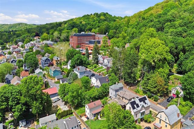 615 Lincoln Pl, Sewickley, PA 15143