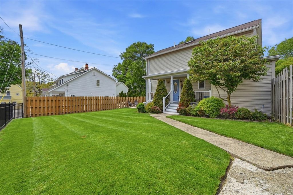 615 Lincoln Pl, Sewickley, PA 15143
