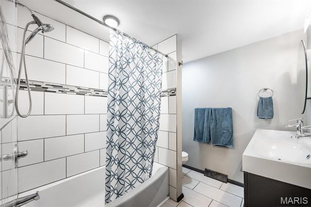 12 E State Street E, Mascoutah, IL 62258