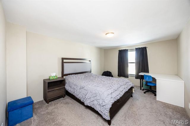 12 E State Street E, Mascoutah, IL 62258