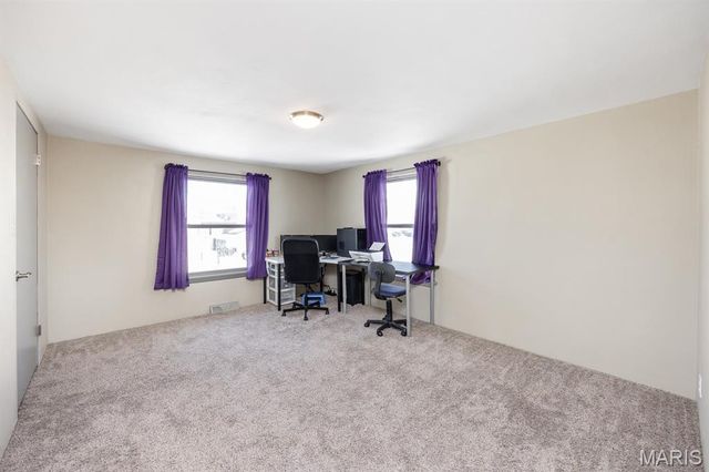 12 E State Street E, Mascoutah, IL 62258