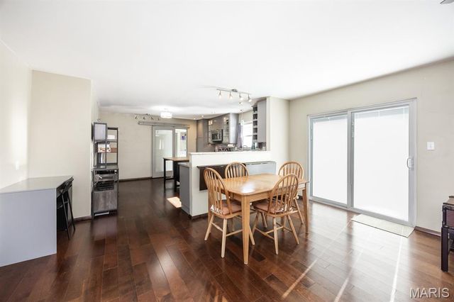 12 E State Street E, Mascoutah, IL 62258