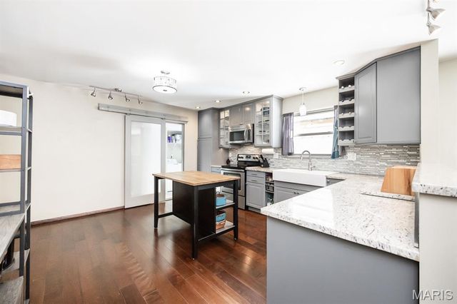 12 E State Street E, Mascoutah, IL 62258