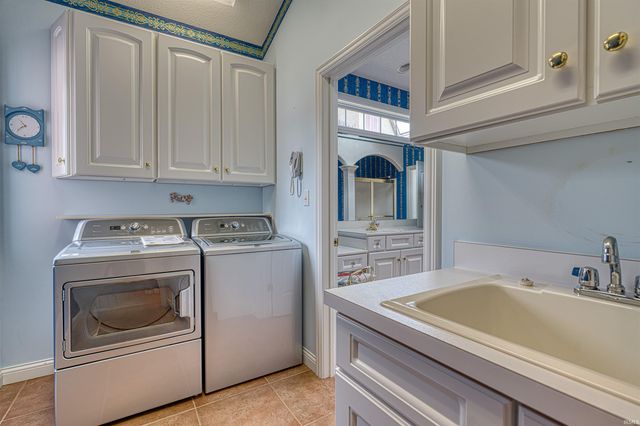 2129 Championship Drive, Evansville, IN 47725