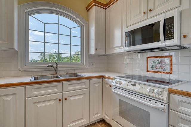 2129 Championship Drive, Evansville, IN 47725