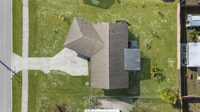 449 SE Oakridge Drive, Port St. Lucie, Port St Lucie, FL 34984