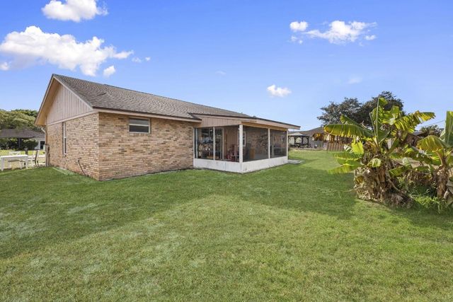 449 SE Oakridge Drive, Port St. Lucie, Port St Lucie, FL 34984