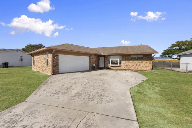 449 SE Oakridge Drive, Port St. Lucie, Port St Lucie, FL 34984