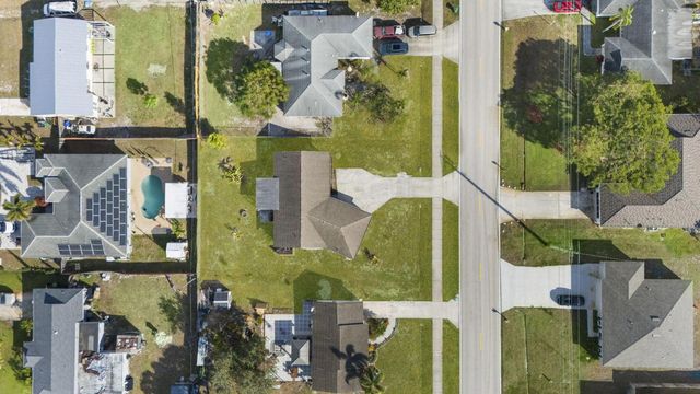 449 SE Oakridge Drive, Port St. Lucie, Port St Lucie, FL 34984