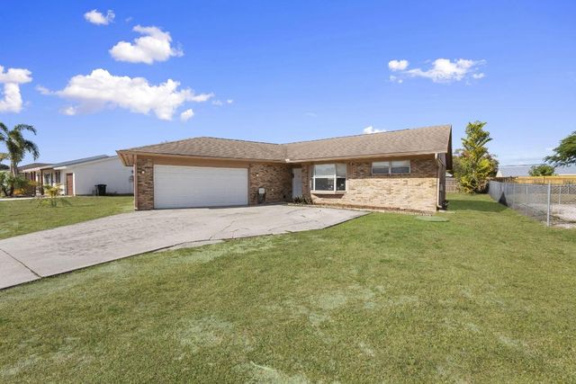 449 SE Oakridge Drive, Port St. Lucie, Port St Lucie, FL 34984