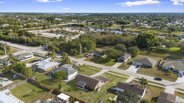 449 SE Oakridge Drive, Port St. Lucie, Port St Lucie, FL 34984