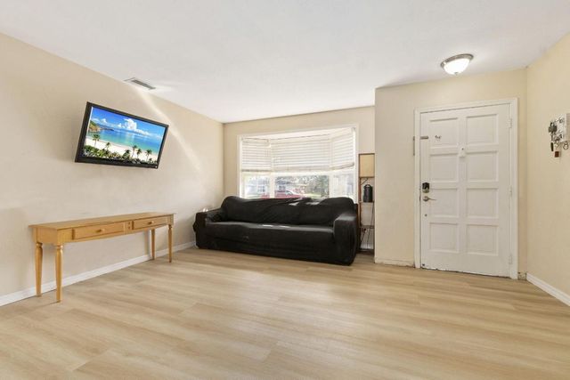 449 SE Oakridge Drive, Port St. Lucie, Port St Lucie, FL 34984