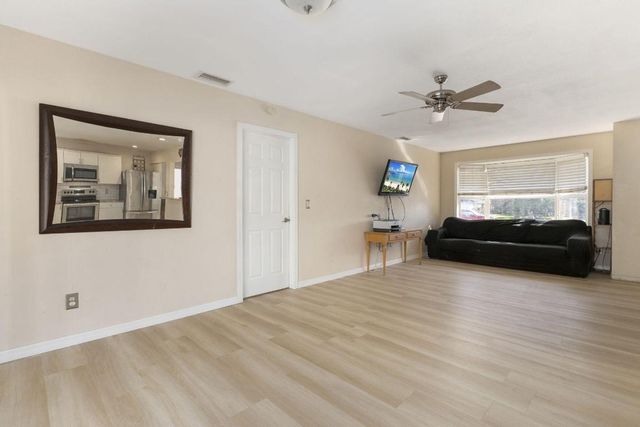 449 SE Oakridge Drive, Port St. Lucie, Port St Lucie, FL 34984