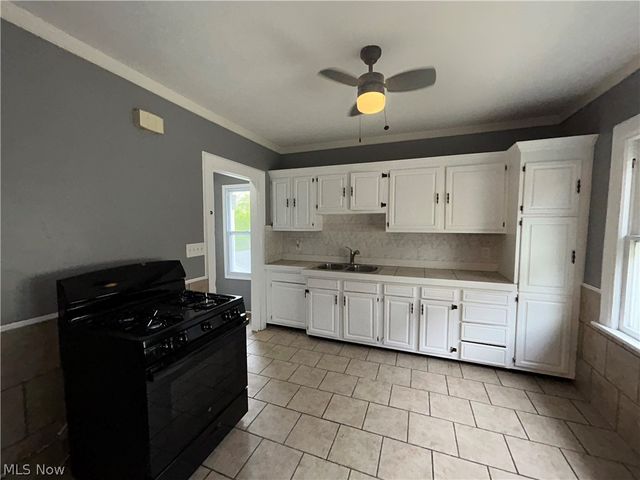 10014 Sladden Avenue, Garfield Heights, OH 44125