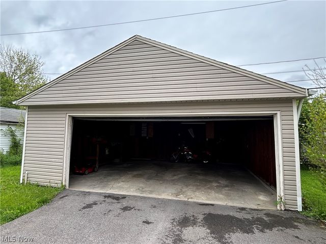 10014 Sladden Avenue, Garfield Heights, OH 44125