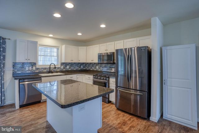 51 LULU LN, Dover, DE 19901