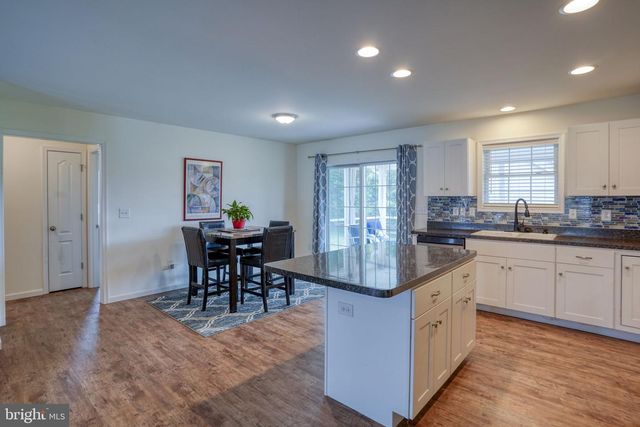 51 LULU LN, Dover, DE 19901