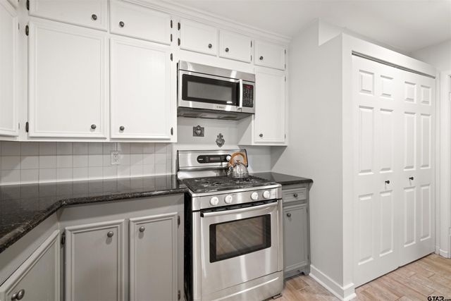 1920 S Sneed Ave, Tyler, TX 75701