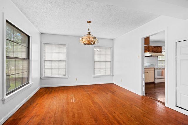 101 W Park Row Drive, Arlington, TX 76010