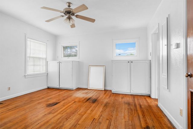 101 W Park Row Drive, Arlington, TX 76010