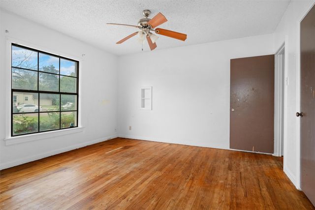 101 W Park Row Drive, Arlington, TX 76010