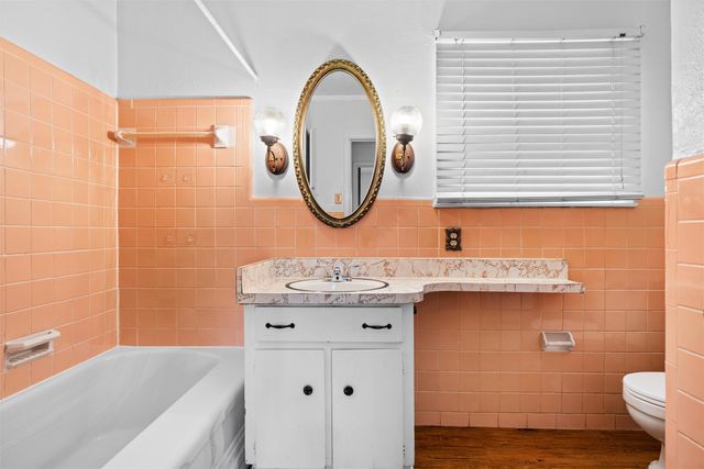 101 W Park Row Drive, Arlington, TX 76010