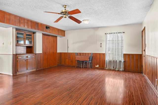 101 W Park Row Drive, Arlington, TX 76010