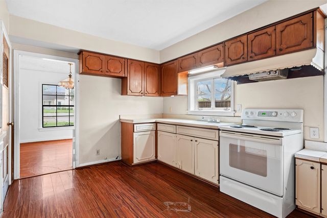 101 W Park Row Drive, Arlington, TX 76010