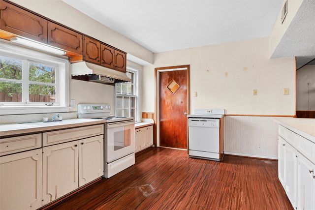 101 W Park Row Drive, Arlington, TX 76010