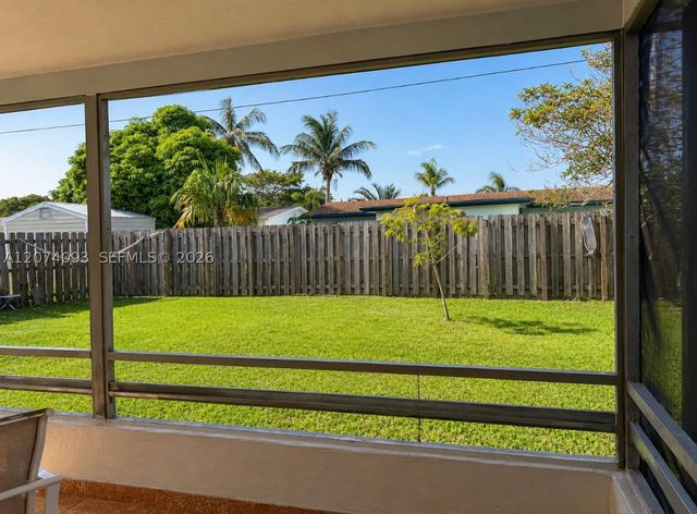 9331 NW 24th Pl, Sunrise, FL 33322