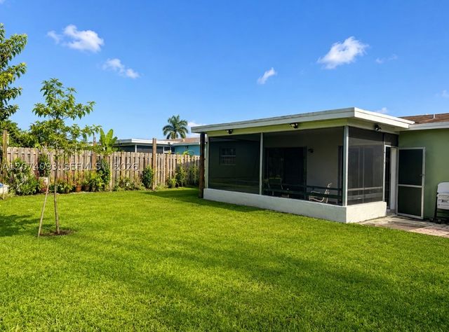 9331 NW 24th Pl, Sunrise, FL 33322