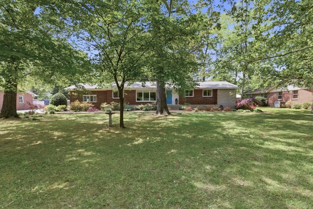 105 Westwood Dr, Tullahoma, TN 37388