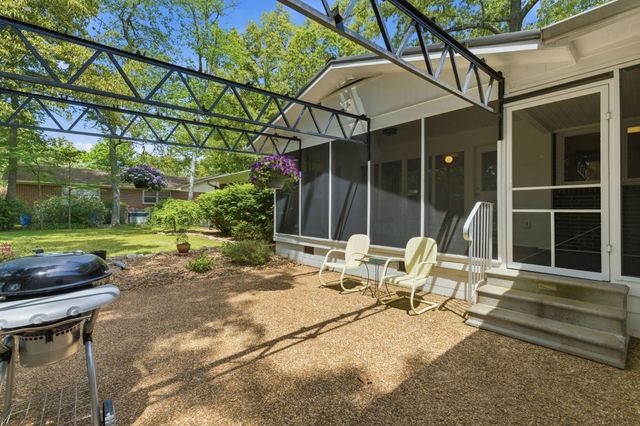 105 Westwood Dr, Tullahoma, TN 37388