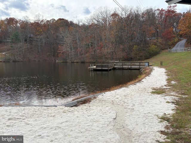 FEATHER BED, Hedgesville, WV 25427