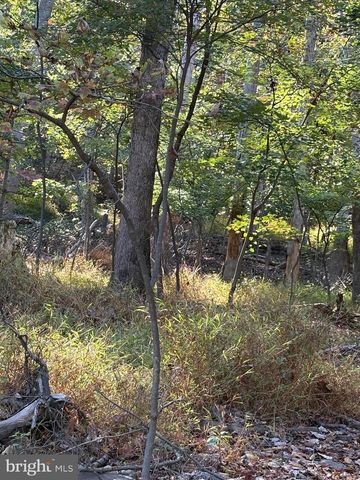 FEATHER BED, Hedgesville, WV 25427