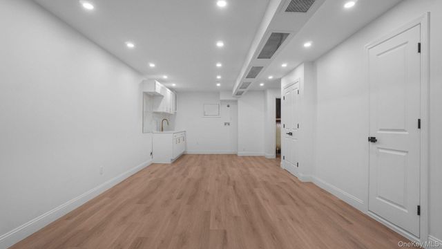 3031 Edson Avenue, Bronx, NY 10469