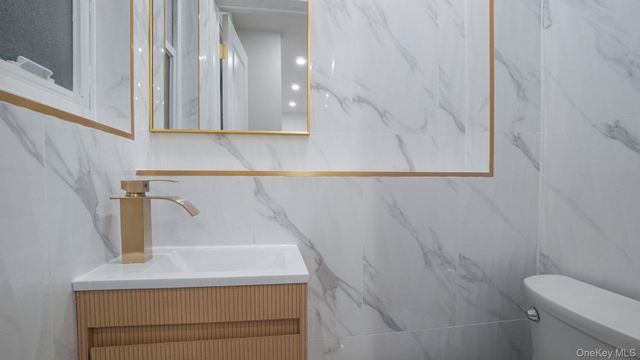 3031 Edson Avenue, Bronx, NY 10469