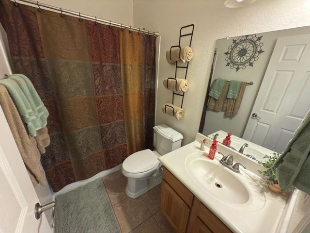 2535 E Electra Lane, Phoenix, AZ 85024