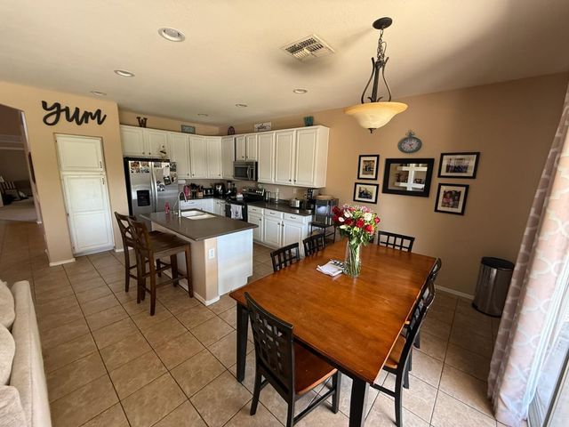 2535 E Electra Lane, Phoenix, AZ 85024