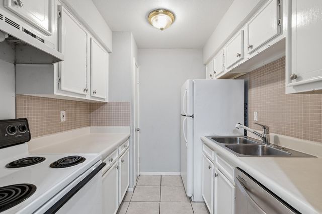 11550 Chimney Rock Road 133, Houston, TX 77035