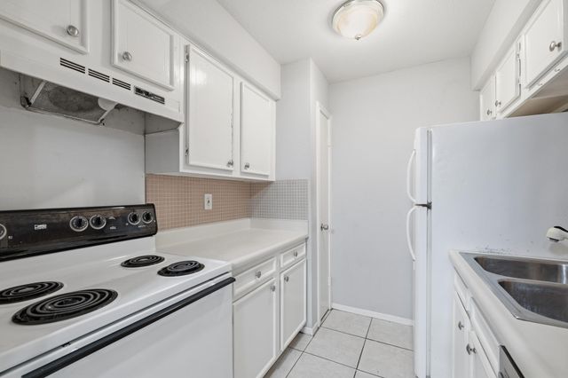 11550 Chimney Rock Road 133, Houston, TX 77035