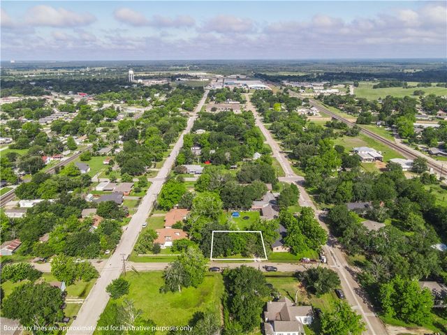 1102 West 9th Street, Caldwell, TX 77836