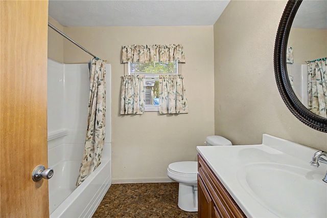 1102 West 9th Street, Caldwell, TX 77836