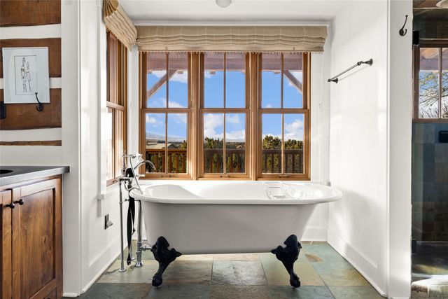 12 Via Estancia, Santa Fe, NM 87506