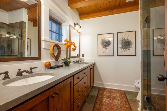 12 Via Estancia, Santa Fe, NM 87506