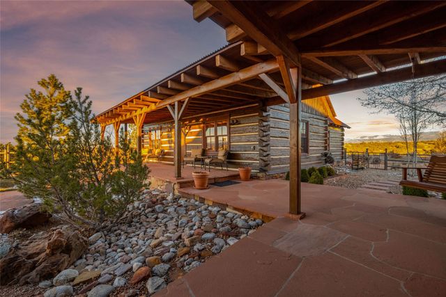 12 Via Estancia, Santa Fe, NM 87506